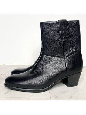 Munro Black Heeled Bootie 7 1/2 N